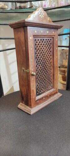 New Mount Cute and Rustic Decorative Key Cabinet New Stylish Wooden Wall Hanging - Picture 6 of 9