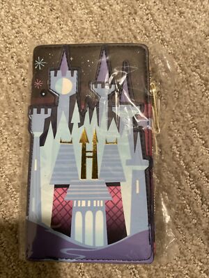 NWT Disney Loungefly Cinderella Castle Series Backpack  display picture 2