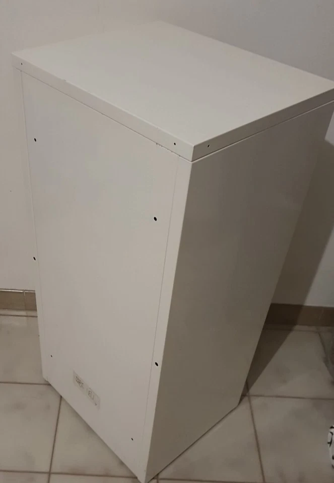 Armadietto In Acciaio Ikea - Immagine 3 di 3