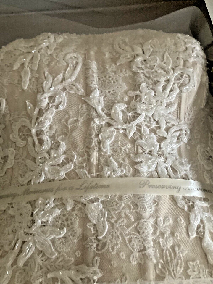 Vestido de novia Oleg Cassini marfil estilo CWG568 talla 16 Foto 3 de 4