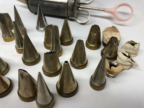 Vintage cake decorating piping tips and nozzles - Picture 3 of 6