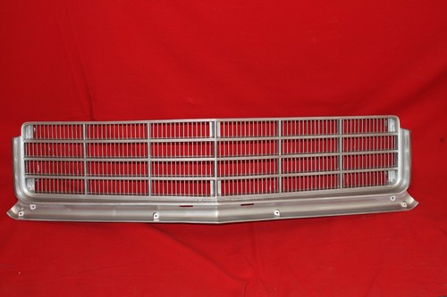 1970 Skylark Grille - Picture 1 of 4