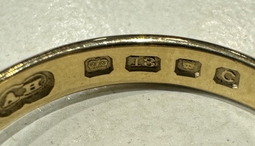 18ct Yellow Gold Single Diamond Ring - Picture 7 of 10
