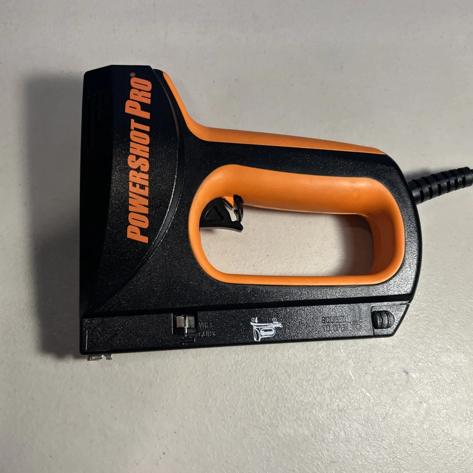 Pistola eléctrica de grapas y clavos Powershot Pro 9100 de alta resistencia PROBADA - ligeramente usada Foto 3 de 4