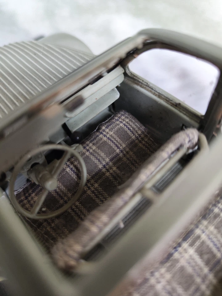 Citroen 2CV del 1952 Maisto sc 1:18 - Immagine 4 di 4