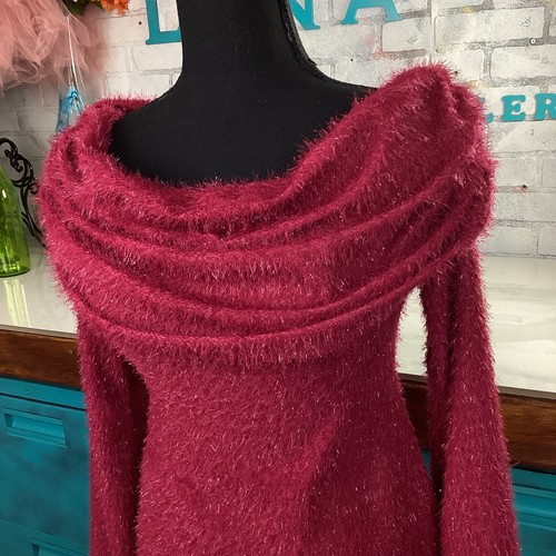Neu mit Etikett Shein Bae schulterfreies Strickpulloverkleid Cranberry Metallic, M - Bild 2 von 9