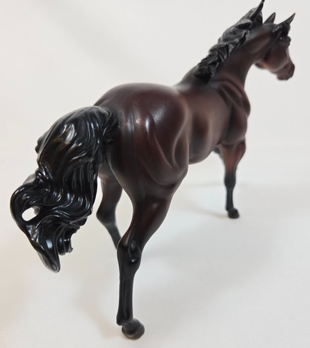 Breyer Reeves Bay Running Stallion Traditional Model Horse Reddish Brown - Picture 6 of 15