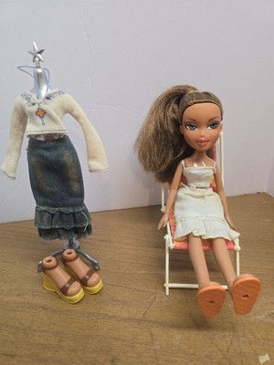 Vintage Bratz Hot Summer Dayz Yasmin Doll Lot Clothes Shoes Beach Chair