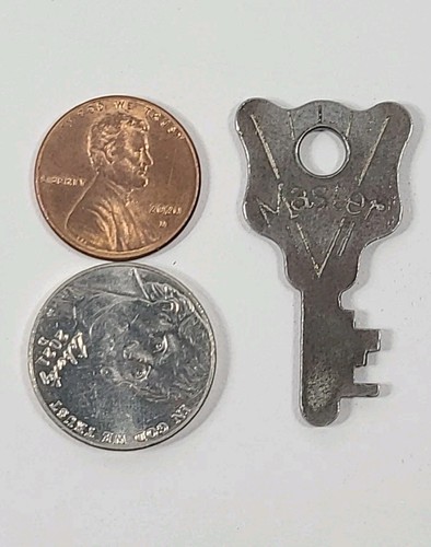 Master Lock Vintage Candado Guardado Llave Esqueleto 1.5" Usado Tono Plata - Imagen 9 de 10