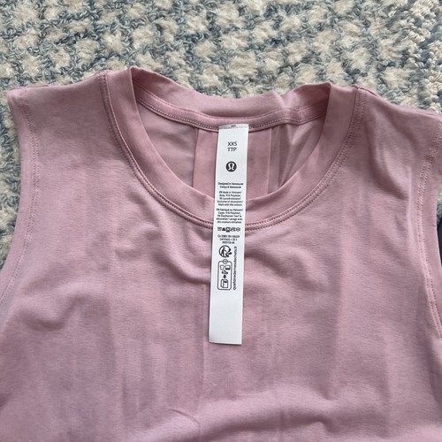 Lululemon LIGHTWEIGHT SPLIT BACK TRAINING TANK SZ XXS PINK HAZE NWT - Picture 2 of 10