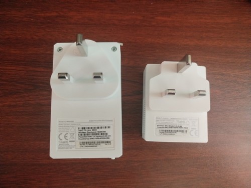 TP-LINK TL-WPA4220KIT AV600 Powerline 300M Wi-Fi Extender Wzmacniacz sygnału Hotspot - Zdjęcie 2 z 2