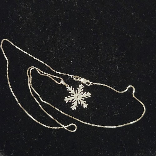 Diamond Snowflake Pendant Necklace in 925 Sterling Silver 18 inch Box Chain - Picture 10 of 10