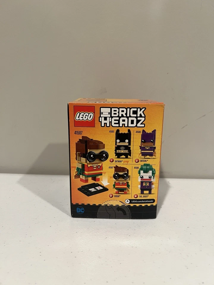 LEGO BRICKHEADZ: DC Comics Robin (41587) - RETIRED, NEW, SEALED DAMAGED BOX - Image 2 of 2