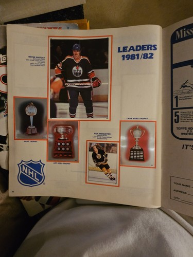Album adesivi Topps 1982 con set adesivi Gretzky Bossy Messier Kurri Lafleur - Foto 6 di 6