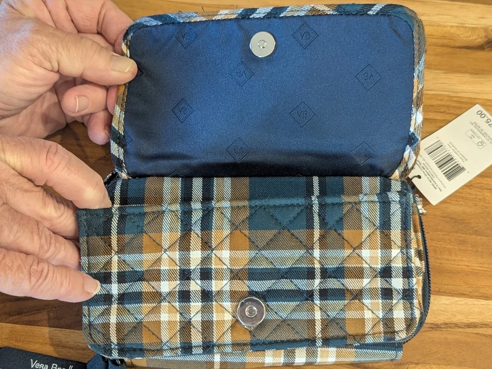 Bandolera Cartera Vera Bradley RFID en Algodón Huerto Cuadros Precio de venta sugerido por el fabricante $75 Nueva con etiquetas Nueva Foto 2 de 4