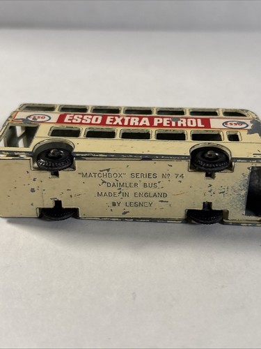 Matchbox Lesney #74-B Esso Daimler Bus - Picture 6 of 6