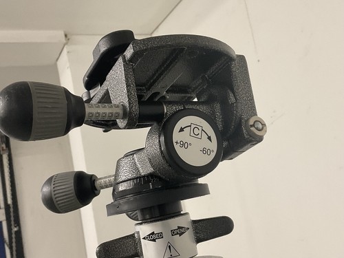 Gitzo Carbon Fibre Tripod G1318 MK2 With Head Professional Camera - Picture 9 of 12