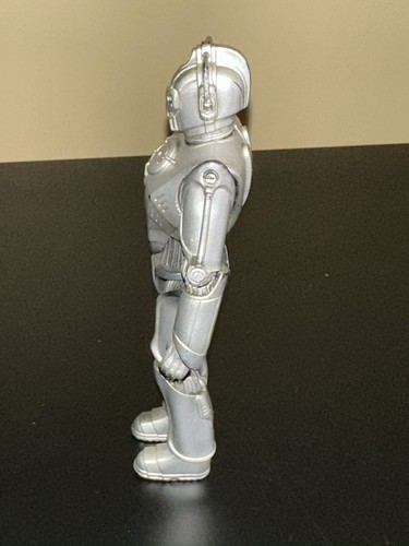 Doctor Who Cyberman with Arm Weapon Figure Doctor Who The Age of Steel Figure B - Picture 9 of 10
