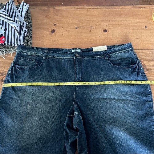 Cato Classic Jean Shorts Bermuda NWT Size 28W medium/dark wash - Picture 4 of 7