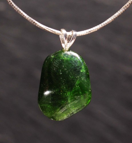 Unikat Edelstein Anhänger mit Chromdiopsid Diopsid für Kette u. Band Steinschatz - Bild 5 von 30