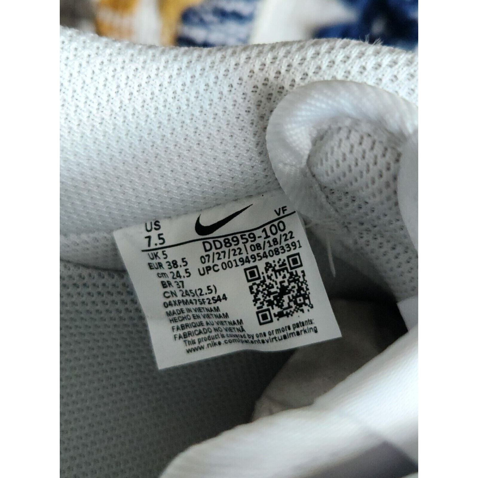 Foto 6 di 10