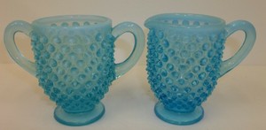 Vintage-Fenton-Blue-Opalescent-Hobnail-Glass-3-1-4-034-Creamer-amp-Sugar-Set