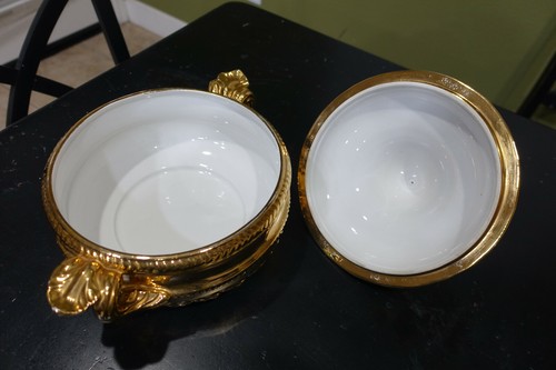 Italy Marked Glilded Gold Tone Porcelain Soup Tureen Stunning 8" x 4.5" Base - Picture 6 of 11