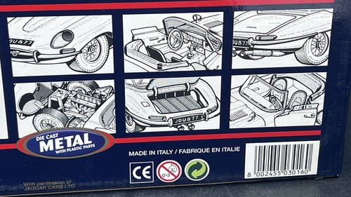 Burago 1:18 1961 Jaguar E Cabriolet Diecast Red Boxed W/Stand NOS - Picture 16 of 17
