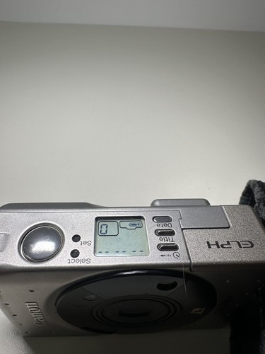 Canon ELPH Camera Compact Digital Film Camera Tested - Picture 3 of 9