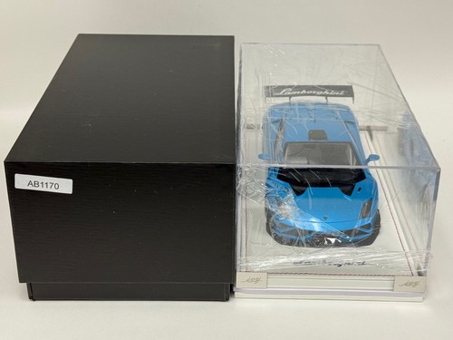 1/18 AutoArt Lamborghini Gallardo GT3 FL2 in Blue set Leather base 81359 - Picture 8 of 8