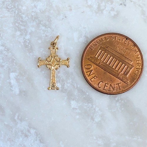 14KT Yellow Gold Small Celtic Cross Pendant Charm NEW - Picture 4 of 4