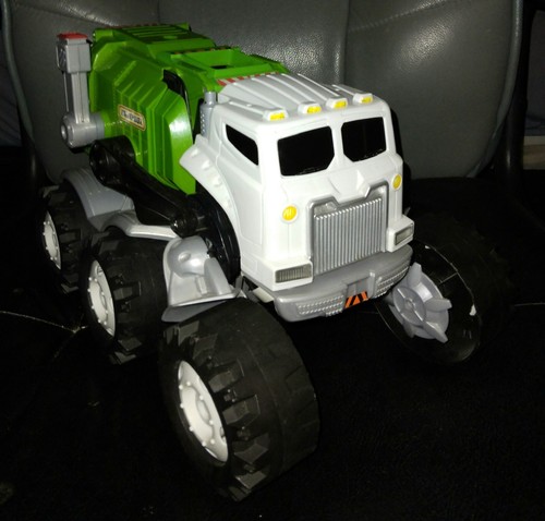 Mattel DXT65 Matchbox Stinky The Garbage Truck - Picture 7 of 7