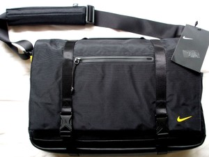 Nike Eugene Nsw Premier Messenger Laptop Bag Real Leather Bottom Image Is Loading Nike Eugene Nsw Premier Messenger Laptop Bag Real