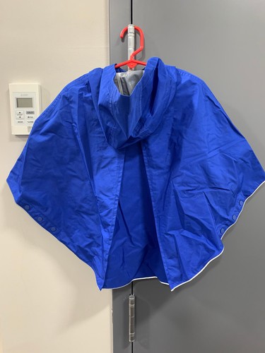 "Neu ohne Etikett" Hunter entzückender royalblauer Kinder Regenmantel + Tasche - Bild 3 von 6