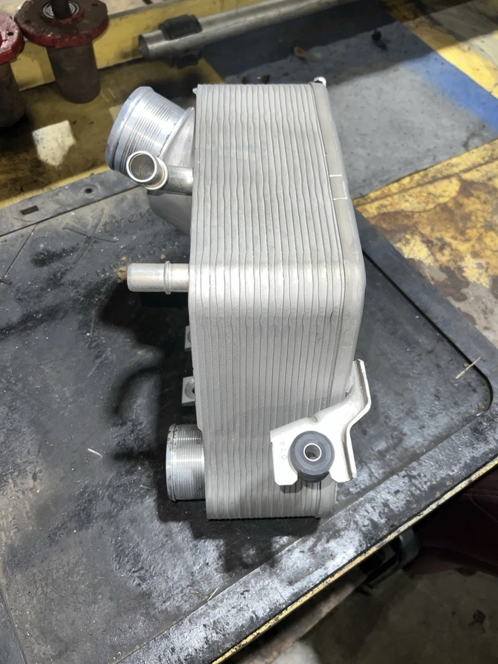 Intercooler para Ford F-250 F-350 F-450 F-550 Super Duty 2011-16 BC3Z6K775B Foto 4 de 4