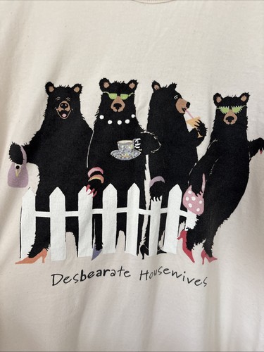 Hatley cremefarbenes Nachthemd mit Bärendruck "Desbearate Housewives" Spruch 50 Zoll Brustumfang - Bild 2 von 9