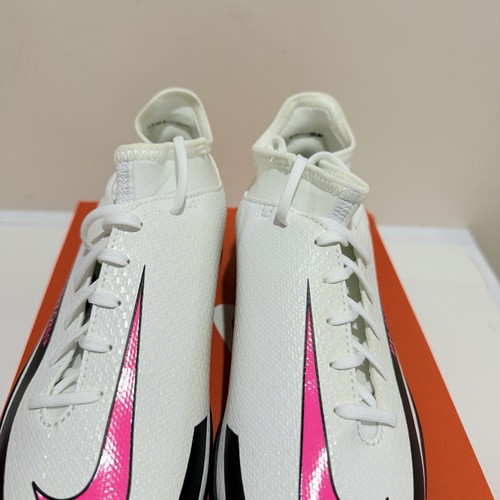Nike Phantom GT Club Kids Size US 5 Y White Pink Indoor Soccer Futsal Boots New✅ - Picture 8 of 15