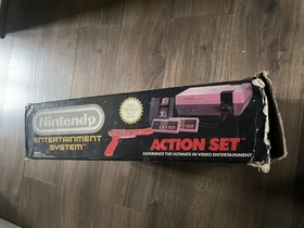 Nintendo NES Entertainment System Video Game Console Boxed Action Set 