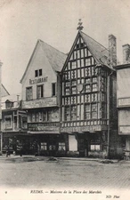 POSTCARD - REIMS - MARNE - 51 - HOUSES OF THE PLACE DES MARCHES