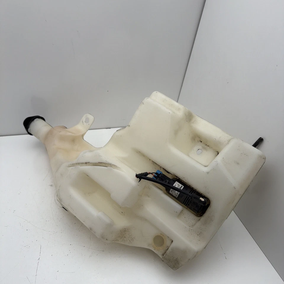 2005-11 CADILLAC STS WINDSHIELD WIPER WASHER FLUID RESERVOIR MOTOR PUMP 24024984 - Image 2 of 4