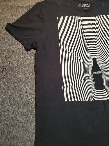 Camiseta De Colección Coca-Cola Talla LG Botella Cebra Rara Negra Blanca Trippy Psicodélica - Imagen 5 de 9