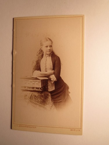 stehendes schönes Mädchen im Reifrock ca. 1880er CDV J. C. Schaarwächter Berlin - Bild 1 von 2