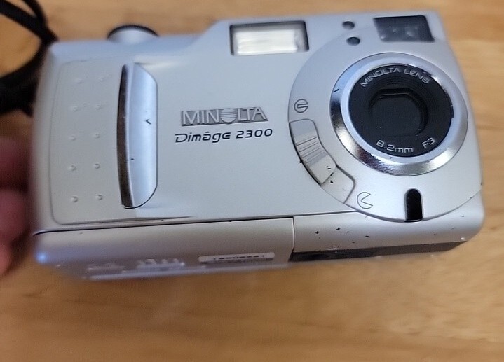 デジタルカメラ MINOLTA DiMAGE DIMAGE 2300 KONICA Minolta Dimage 2300 Zoom Digital Camera NOT TESTED | eBay
