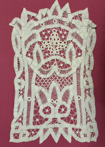 Vintage 15"x9"  Rectangular Ecru Cotton Tape Lace Doily Dresser Intricate Unique - Picture 1 of 10