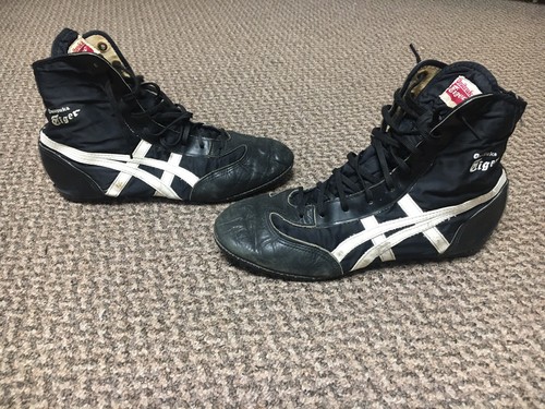 Black Asic Onitsuka Tiger Wrestling Shoes. Size 9.