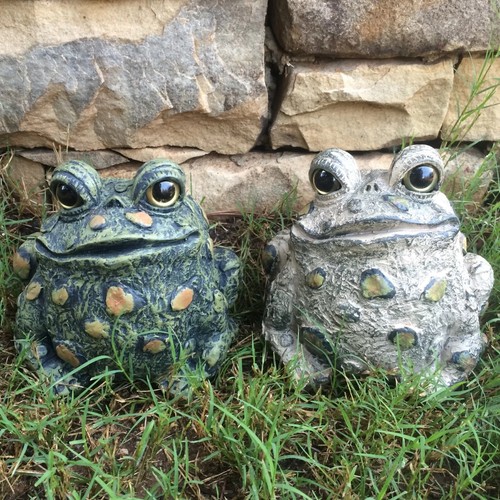 Home Whimsical Toad Hollow Frog Garden Patio Lawn Statue Green Brown Set of 2 - Picture 2 of 3