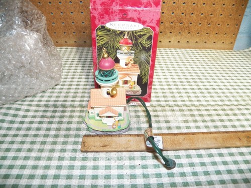 1998 HALLMARK KEEPSAKE ORNAMENT "Lighthouse Greetings" w/ Box - Picture 1 of 7