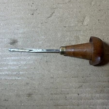 Antique E. C. Lyons Wood Chisel Carving Tool No. 3 Wood Handle Made In USA NY