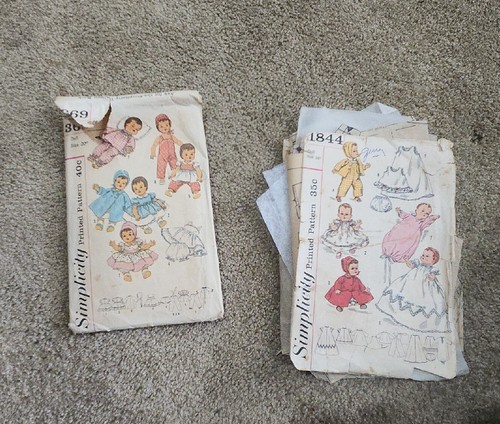 Simplicity 1844 & 3669 Puppenschrank Muster 60er Jahre Vintage Schnitt