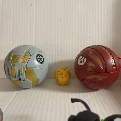 Lot of 24 Bakugan with Red Carrying Case Mixed - Picture 7 of 8